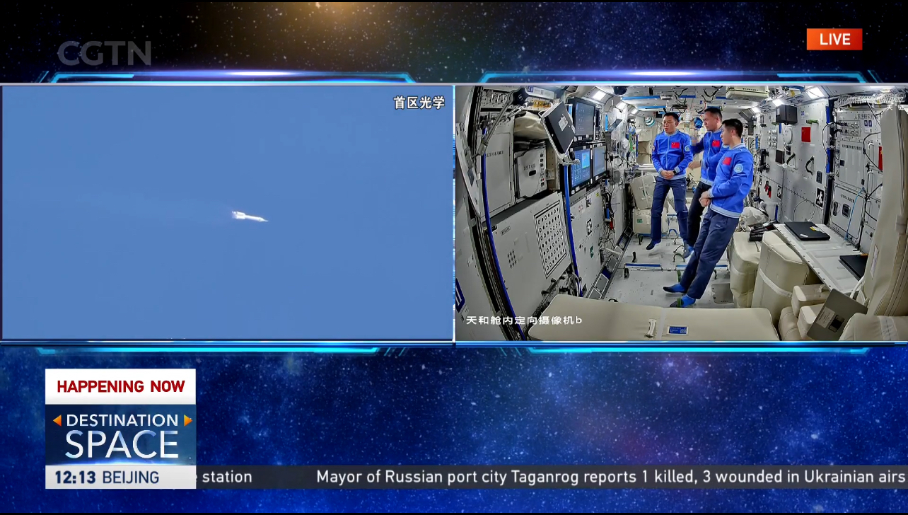 神舟二十一乘组观看神舟二十二发射
