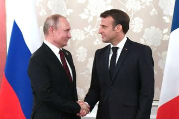 Macron.jpg