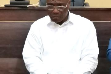 Martin-Fayulu-face-aux-Kassapards.jpg
