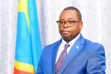 Crispin Mukendi Bukasa, gouverneur de la province du Kasaï.  