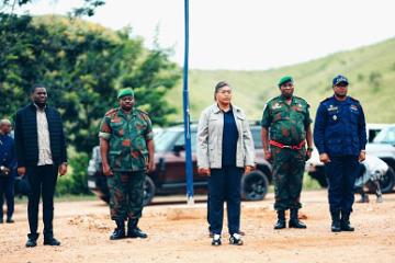 Judith Suminwa s'engage à revoir à la hausse la solde des militaires. Photo droits tiers