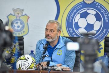 Sebastien Desabre en conférence de presse. 