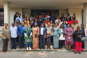 Photo de famille sanctionnant la fin de la conférence sur l'IA et le journalisme à Kinshasa.. PHOTO droits tiers 