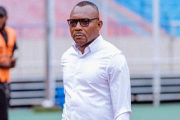 Papy Kimoto, l'entraîneur de l'AS Maniema aborde la phase de groupes de la C2 avec tout le sérieux possible. Photo Dr TIERS.