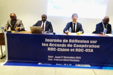 De g. à dr. Dr Antoine Tshimpi, Pr Félicien Kabamba, Timo Roujean et Pr Pamphile Mabiala Mantuba-Ngoma. Photo droits tiers