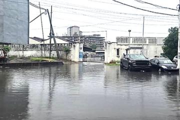 Après pluie à Kin