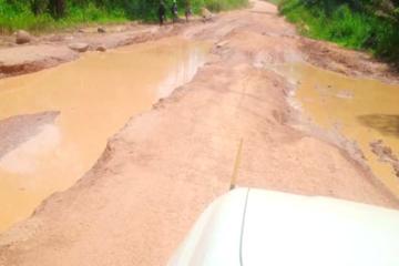 Route Komanda abîmée