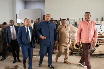 Conduite par M. Blaise Mastaky Birindwa, Directeur Général Adjoint du FPI, la délégation a été reçue par le Directeur Général du SENAPI, M. Yusuf Bin Nsambi. Photo droits tiers