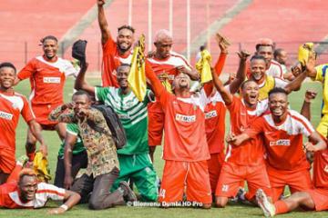  La 60ème édition de la  		Coupe du Congo de  		football livrera une finale totalement inédite entre le Daring Club Virunga du Nord-Kivu et l'AS Brutas de Lubumbashi. Les deux formations ont validé leur qualification hier jeudi 16 juillet au stade Tata Raphaël de la Kethule, au terme de demi-finales disputées, marquées par l'intensité et la rigueur tactique. Cette affiche surprise vient récompenser le parcours remarquable de deux équipes qui ont su faire preuve de caractère et d'efficacité dans les moments 