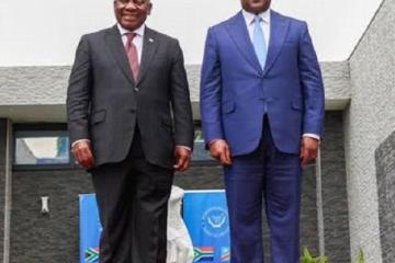 Cyril Ramaphosa s'est entretenu en tête-à-tête avec le Président Félix-Antoine Tshisekedi  à la Cité de l'Union africaine. Photo droits tiers