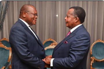 Le cardinal Fridolin Ambongo (g) et le président Denis Sassou-Nguesso.
