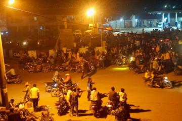 Une vue de jeunes au Rond-point du 30 Juin à Beni. 