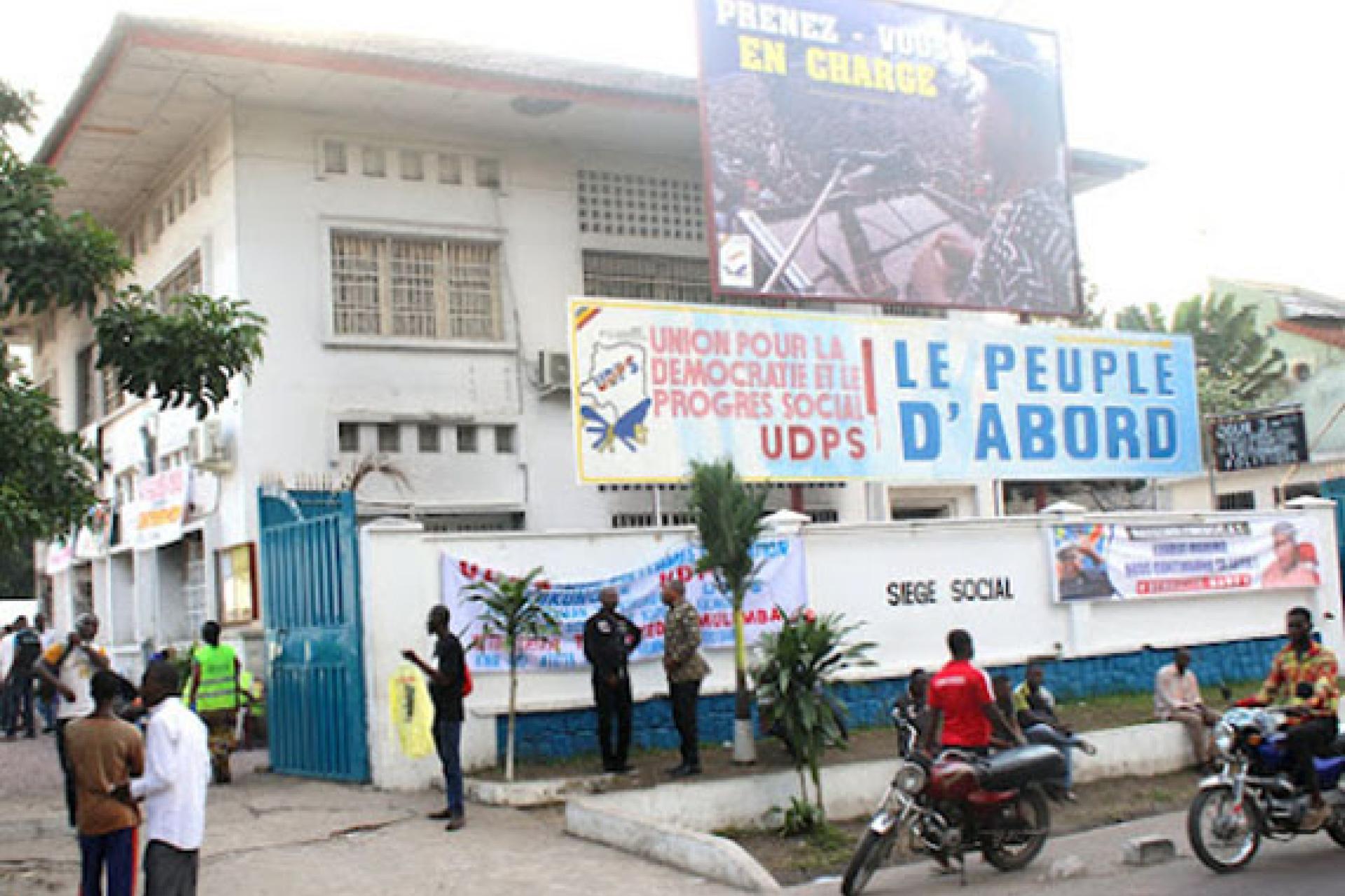 Changement-de-la-Constitution.jpg