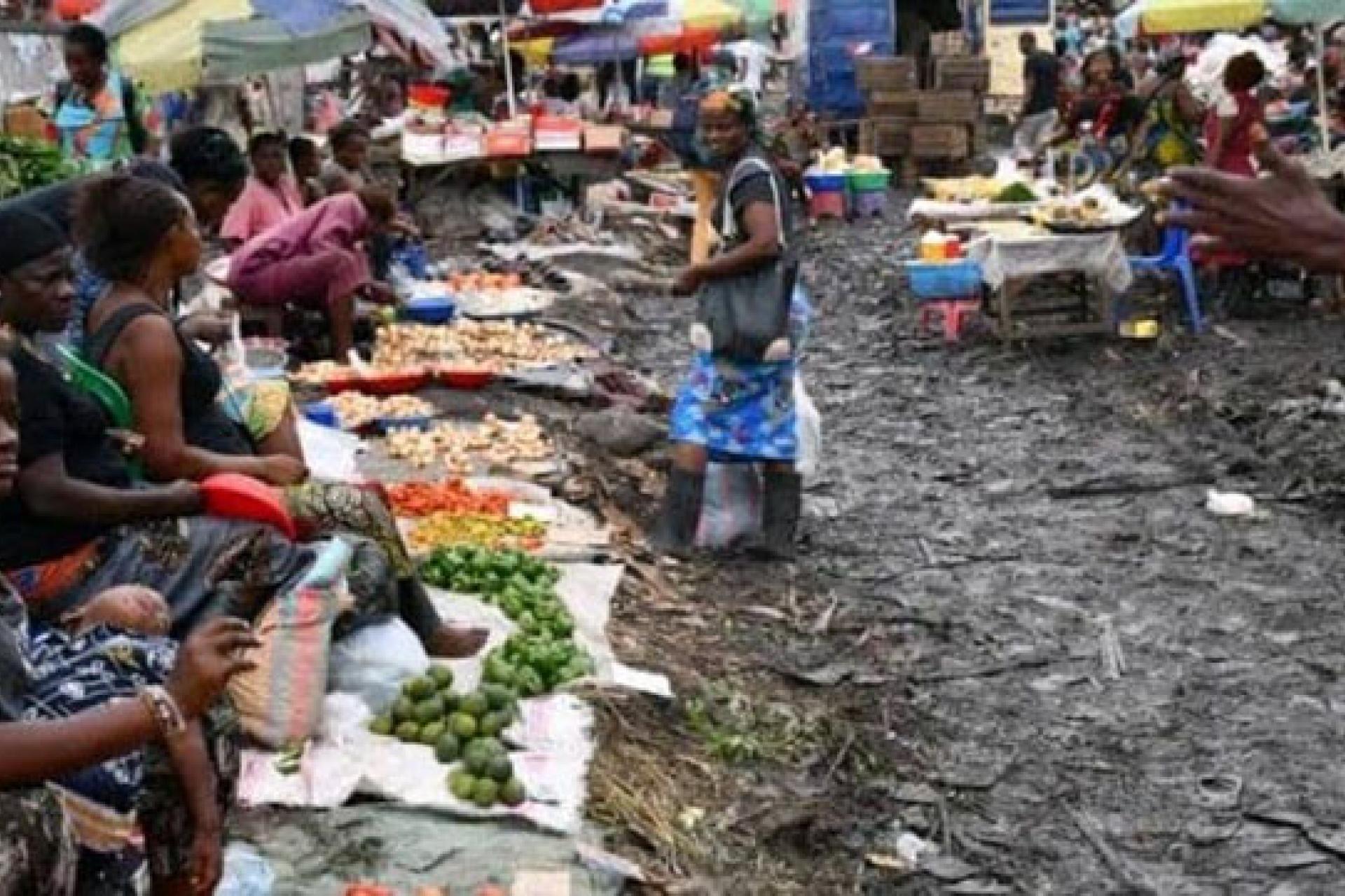 Marché du rond-point Ngaba