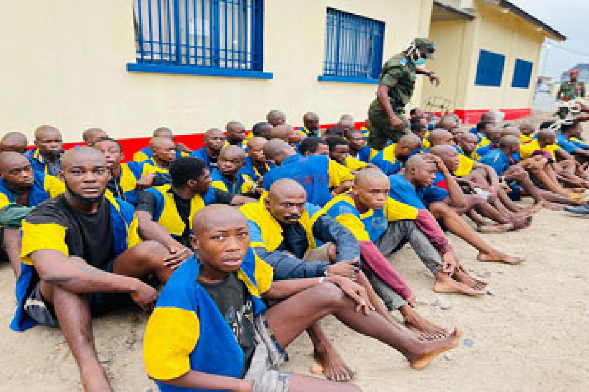 Deuxième lot des prisonniers envoyés à Angenga par les autorités. PhOTO DROITS tiers