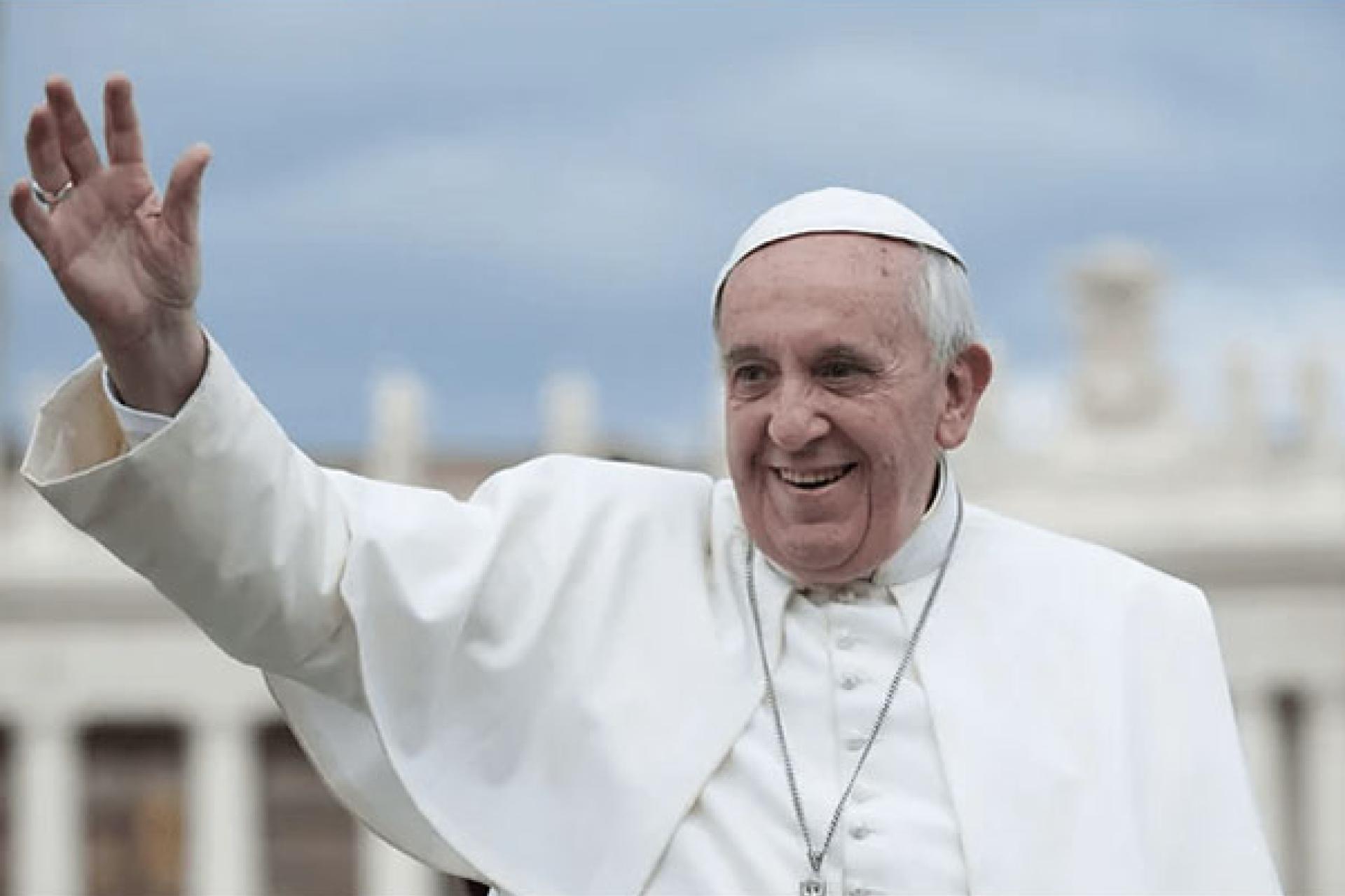  Le Pape François plaide pour les pays en proie à la guerre. 