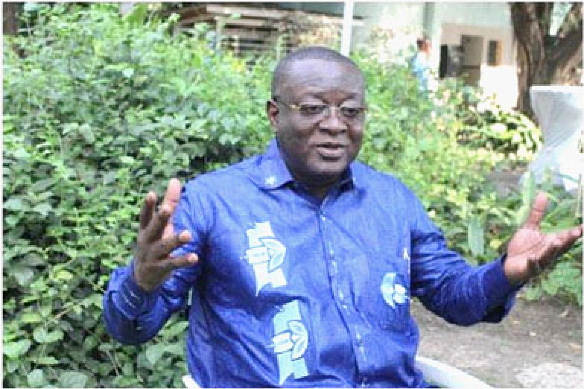 Le VPM honoraire Tunda félixite le chef de l'Etat pour les efforts et les sacrfices qu'il endure pour défendre la Patrie. Ph. droits tiers