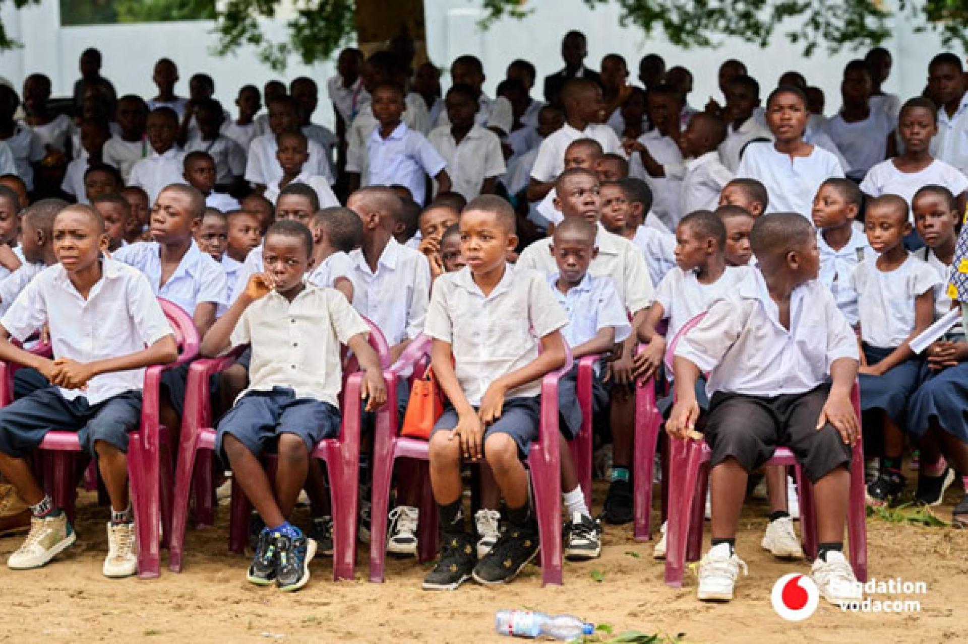 Les élèves de l'école Ntemo.