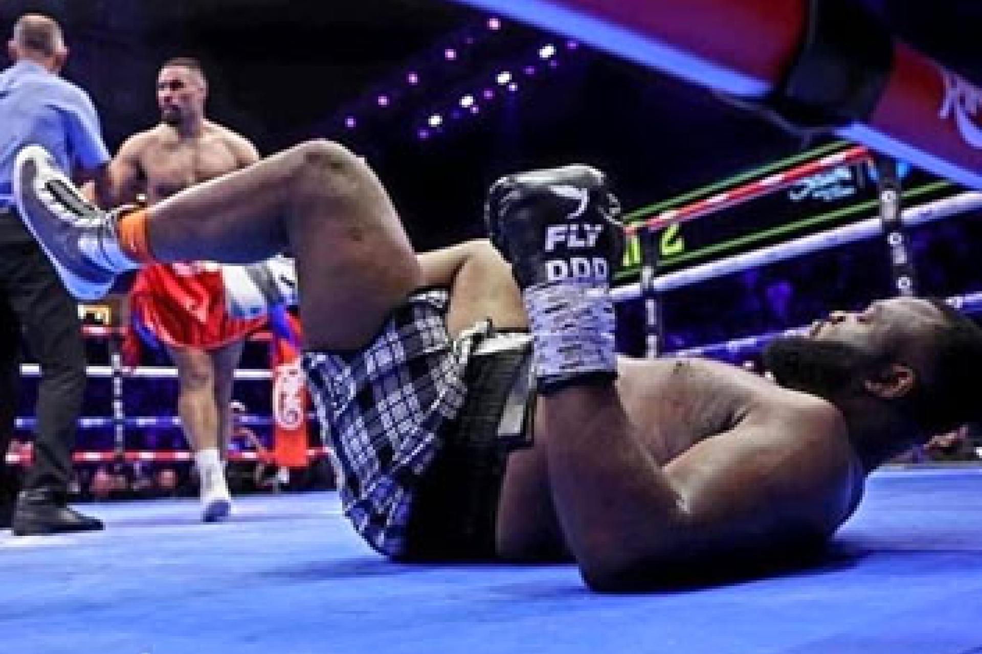 Joseph Parker s'impose par KO au 2ème round face à Martin Bakole pour décrocher le titre intérimaire WBO des poids lourds. Photo droits tiers