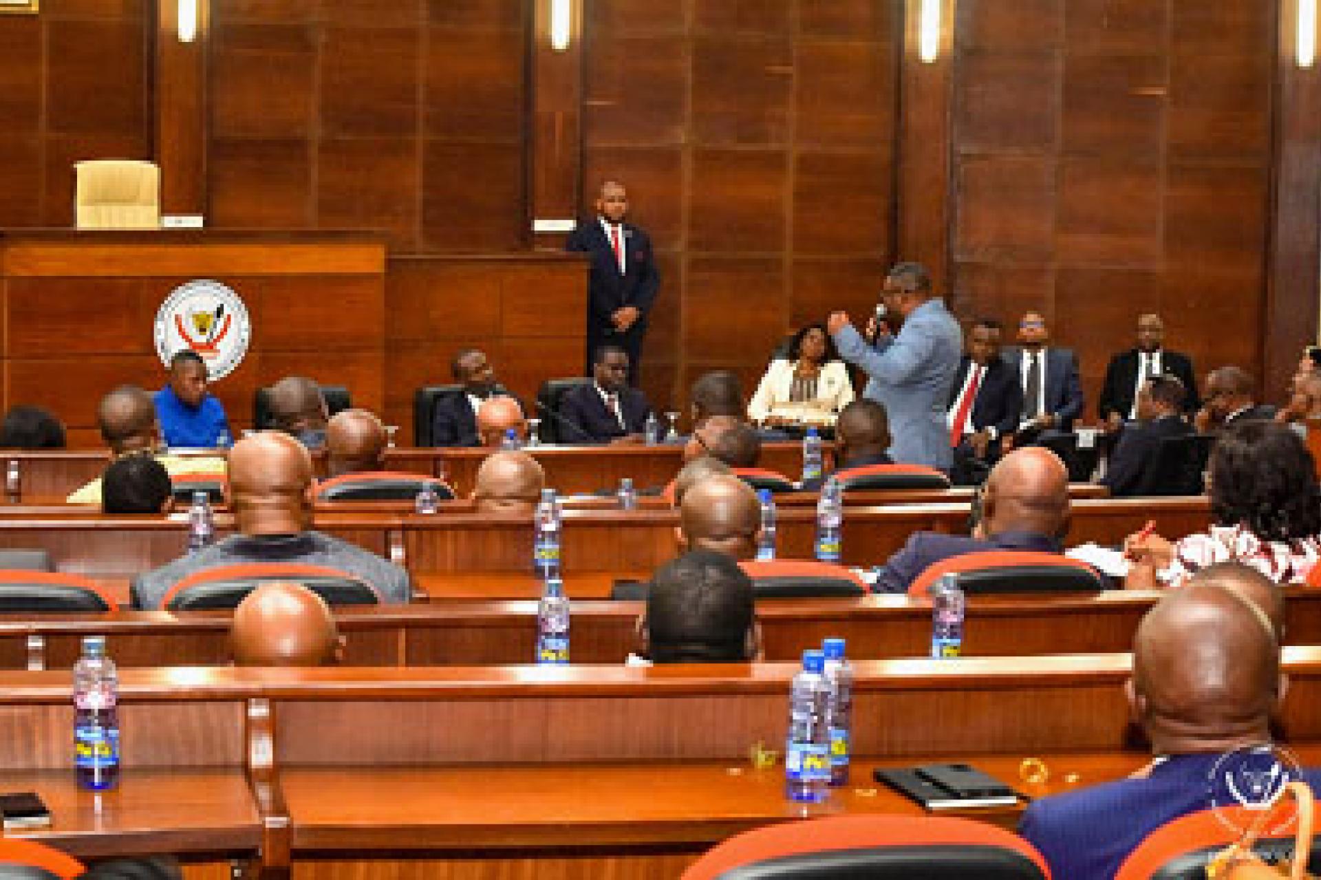 Dircab du Président Tshiseekdi AnthonyNkinzo exhorte els entrepreners congolais à veiller sur ue gestion rigoureuse des ressources publiques. Photo droits tiers