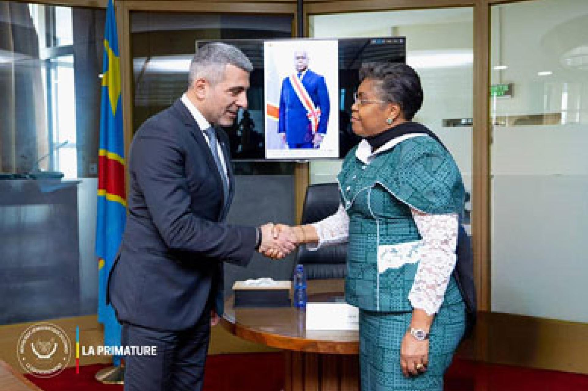 La Première ministre Judith Suminwa et Patrick Youssef, directeur régional pour l'Afrique du CICR. Photo droits tiers