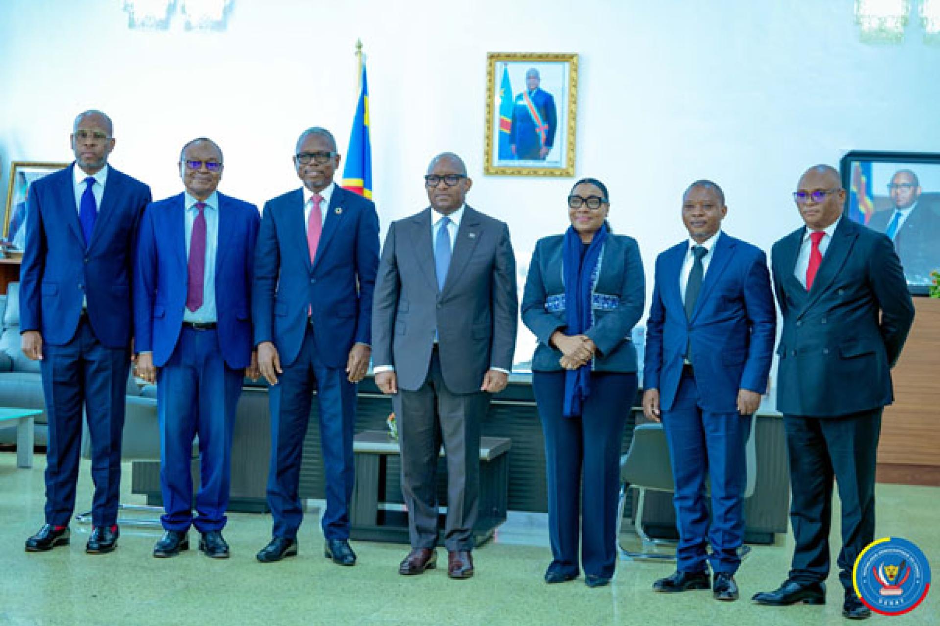 Le Président du Sénat posant avec la délégation du PNUD. Photo droits tiers