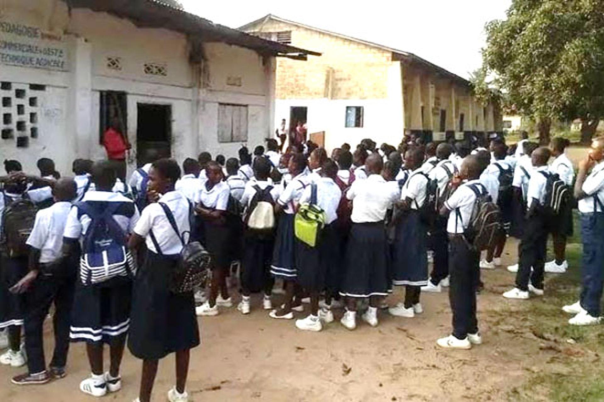 Les élèves aux rangs dans une école publique de Tshikapa (Kasaï). Photo droits tiers