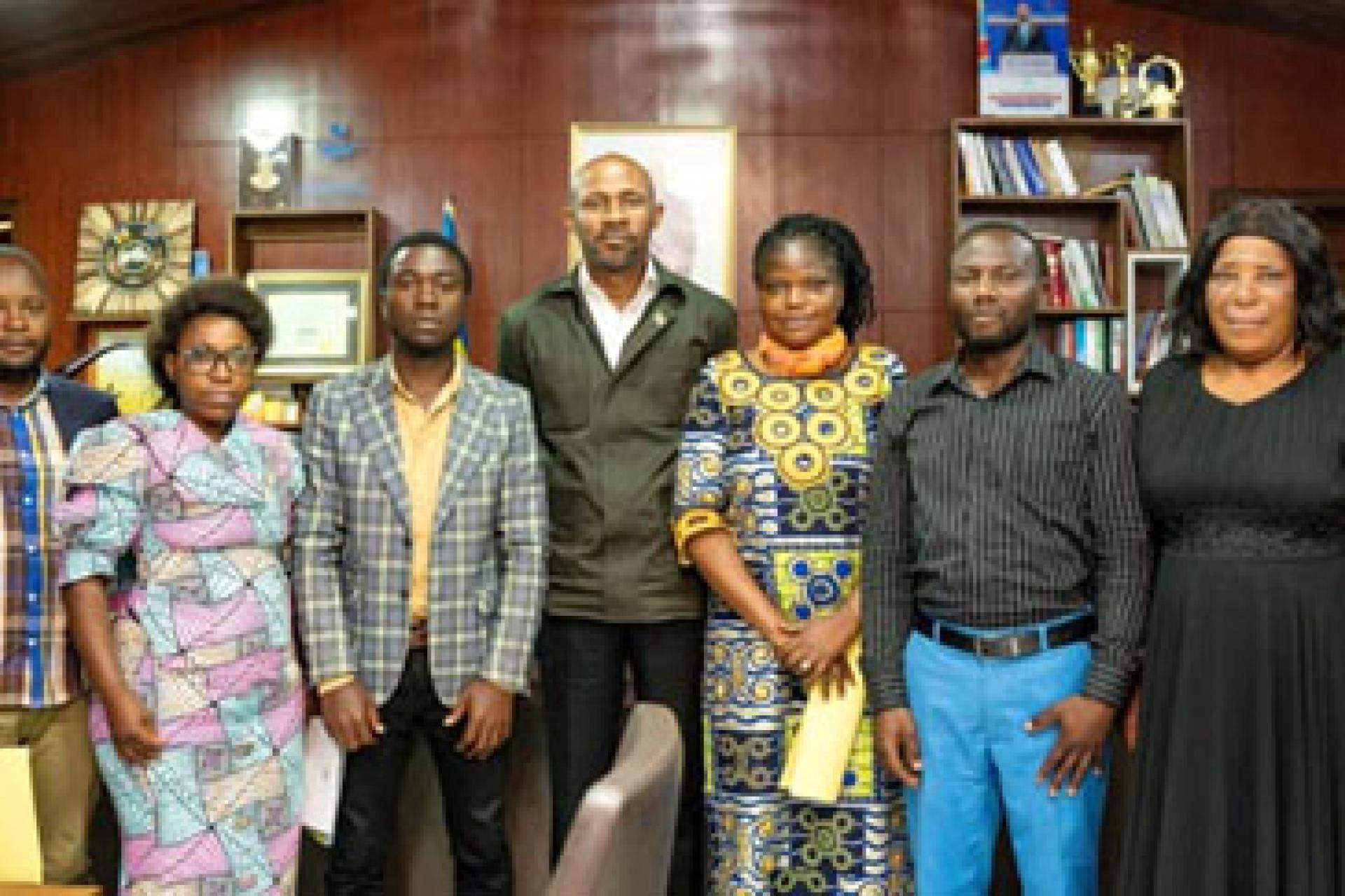 Patrick Muyaya a salué l'initiative de la Synergie et son engagement pour la mobilisation citoyenne en faveur des FARDC. Photo cellcom min communication & médias