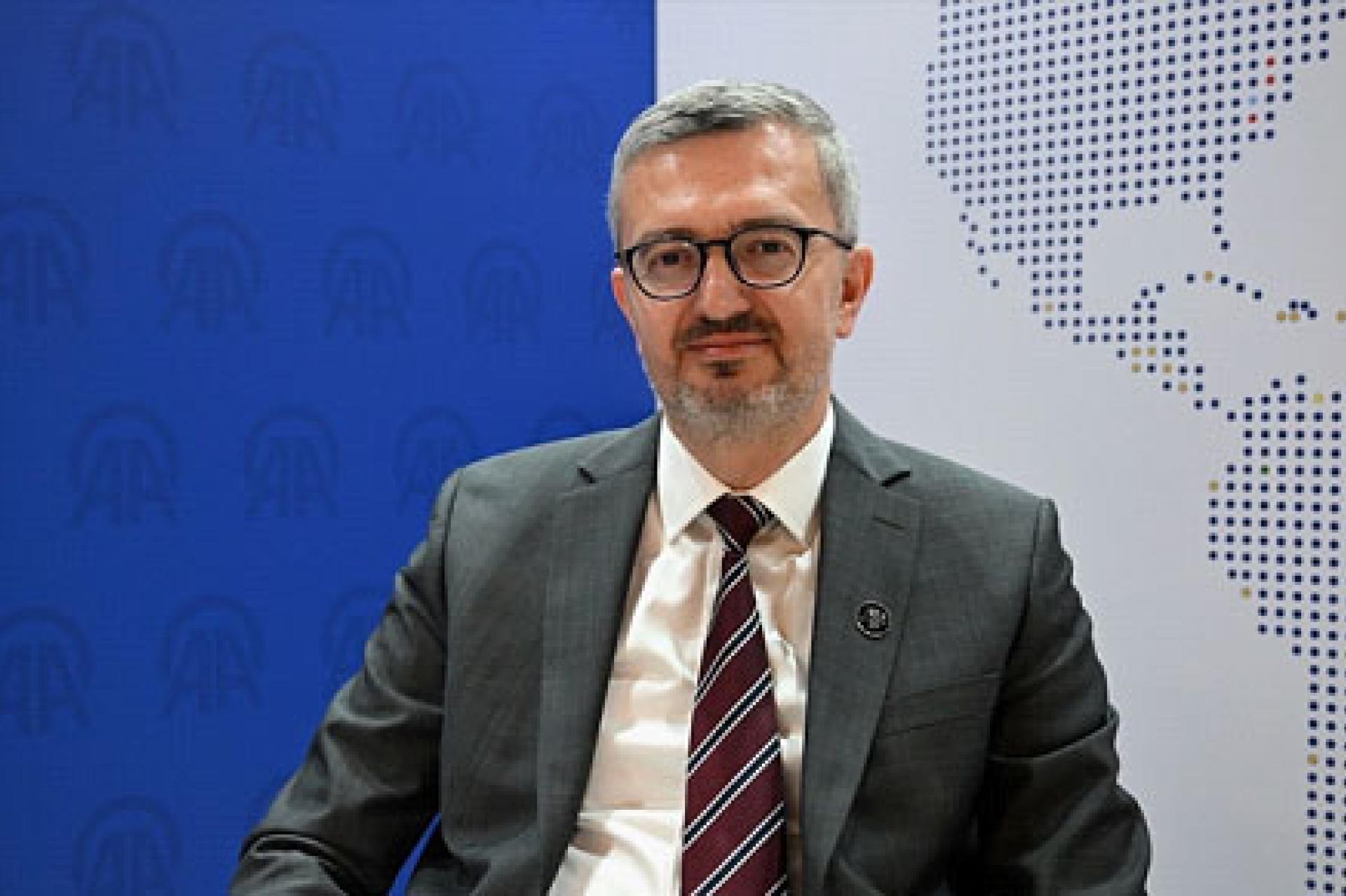 M. Duran a souligné les contributions