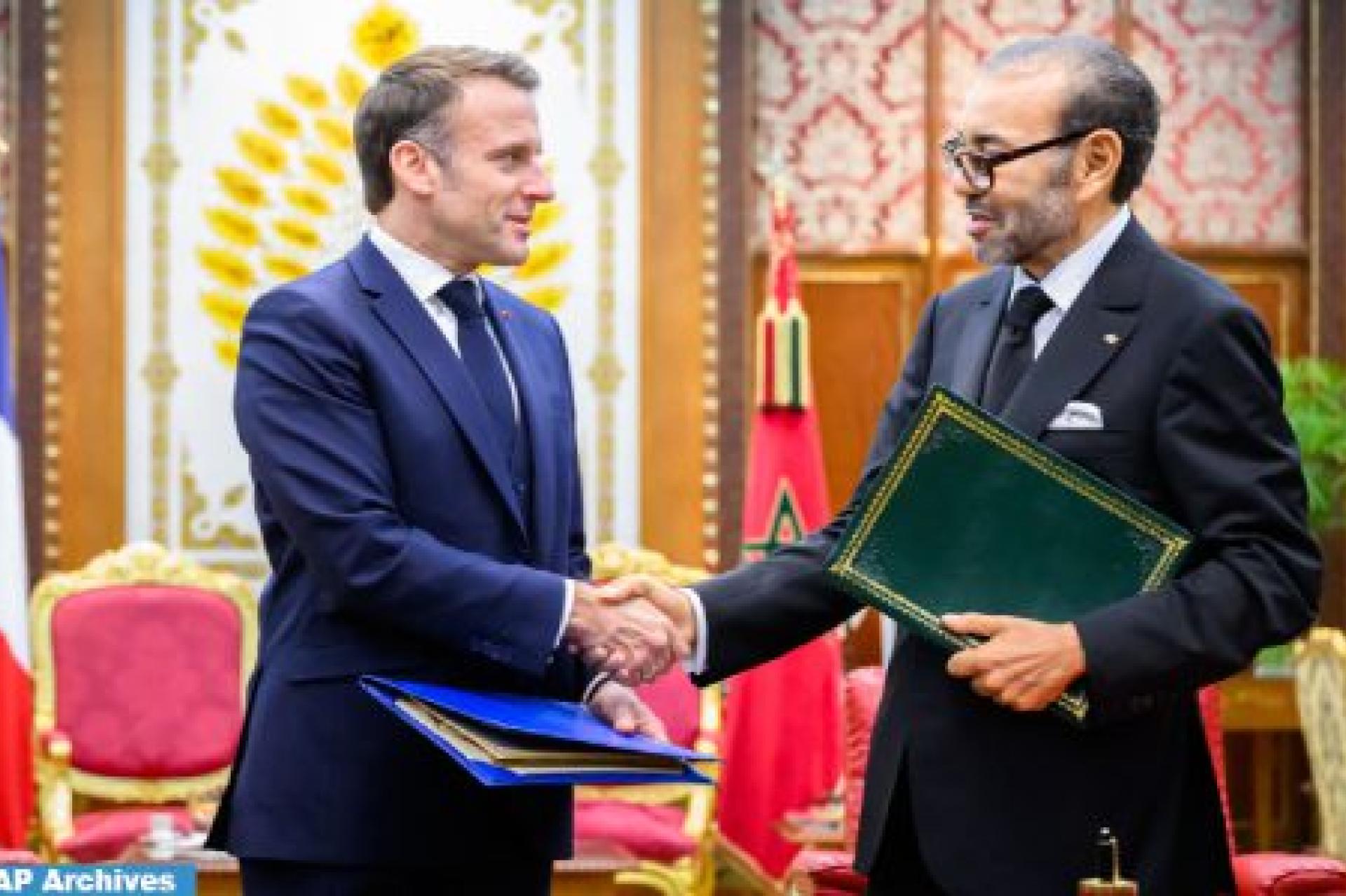 MACRON ET SM LE ROI