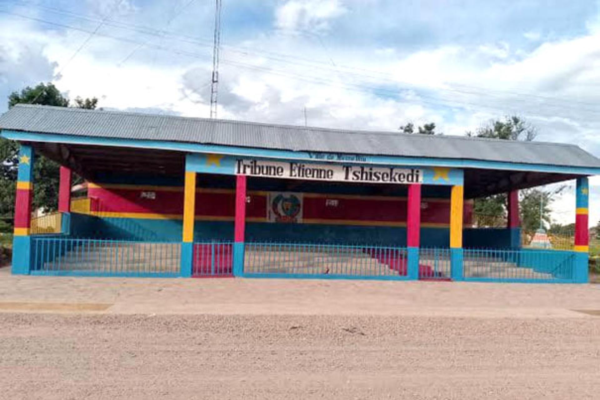 Une vue de la tribune Etienne Tshisekedi à Mwene-Ditu.
