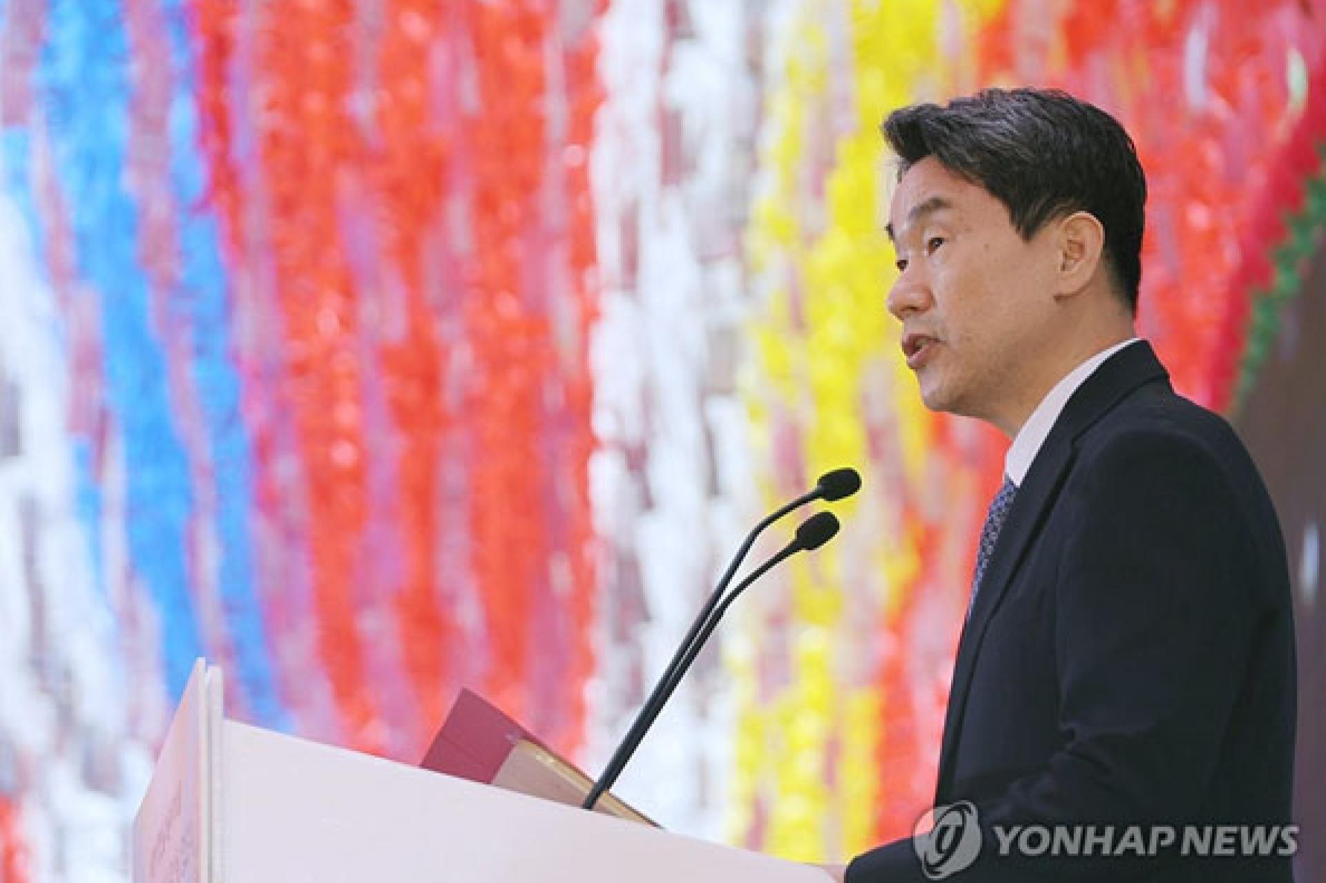  président par intérim, Lee Ju-ho, prononce un di