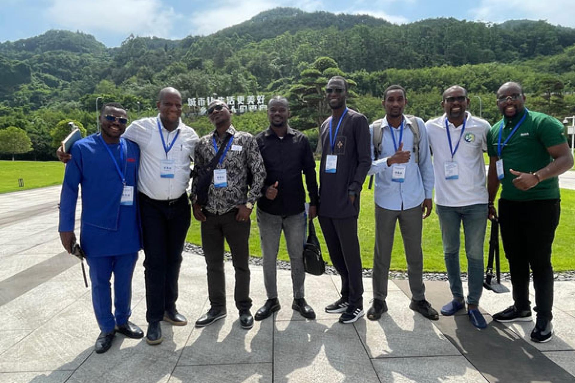 Immersion des journalistes francophones dans le parc du Centre logistique international.  Photo fda