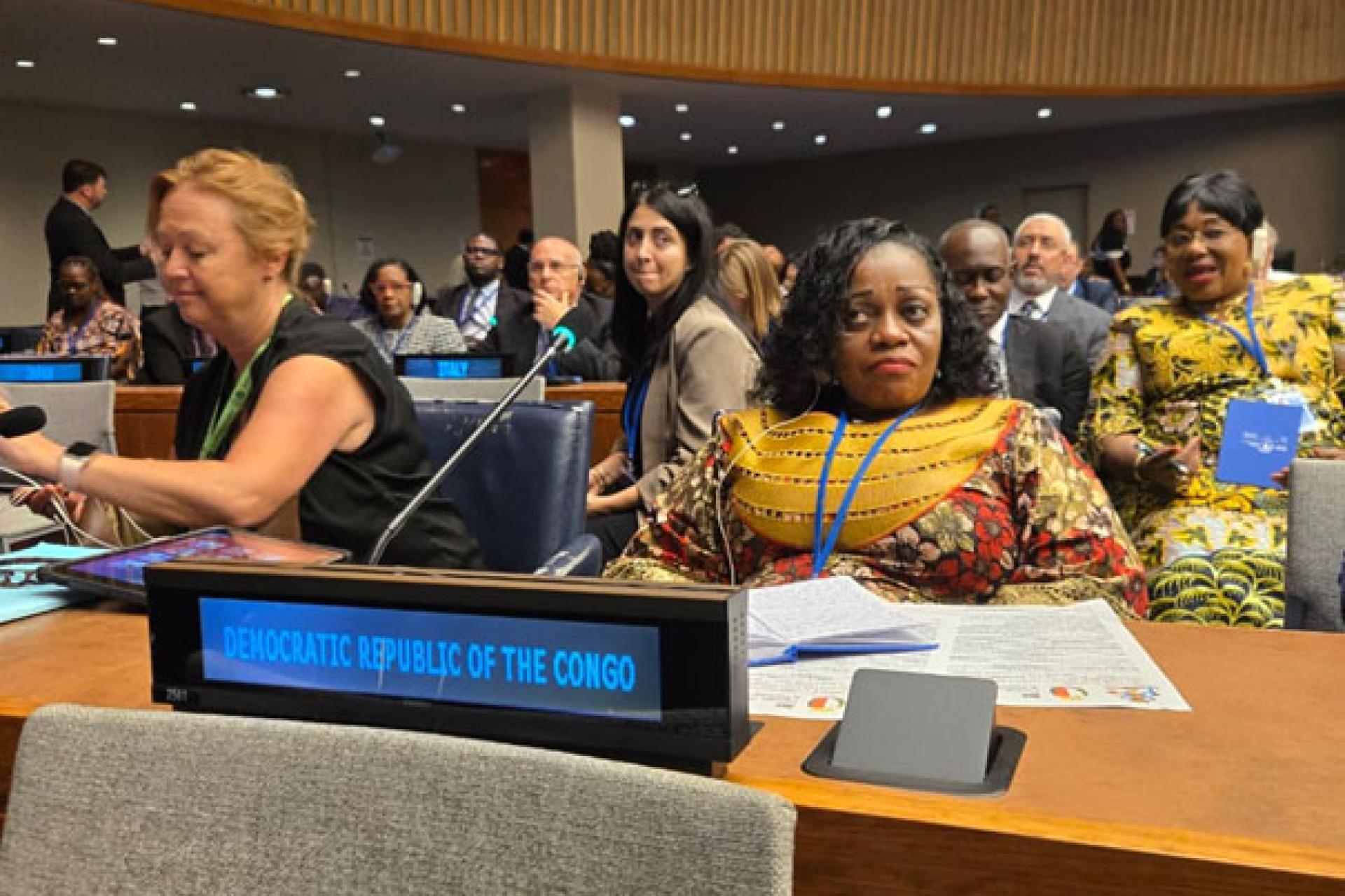  Irène Esambo