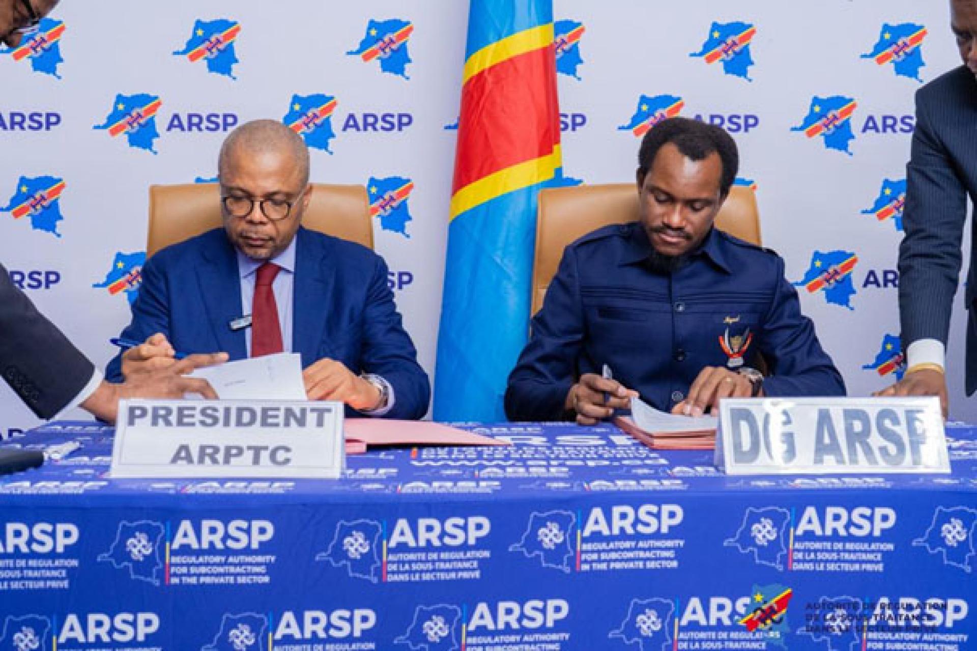 Le président de l'ARPTC, Christian Katende (à g) et le DG de l'ARSP, Miguel Kashal Katemb. Photo droits tiers