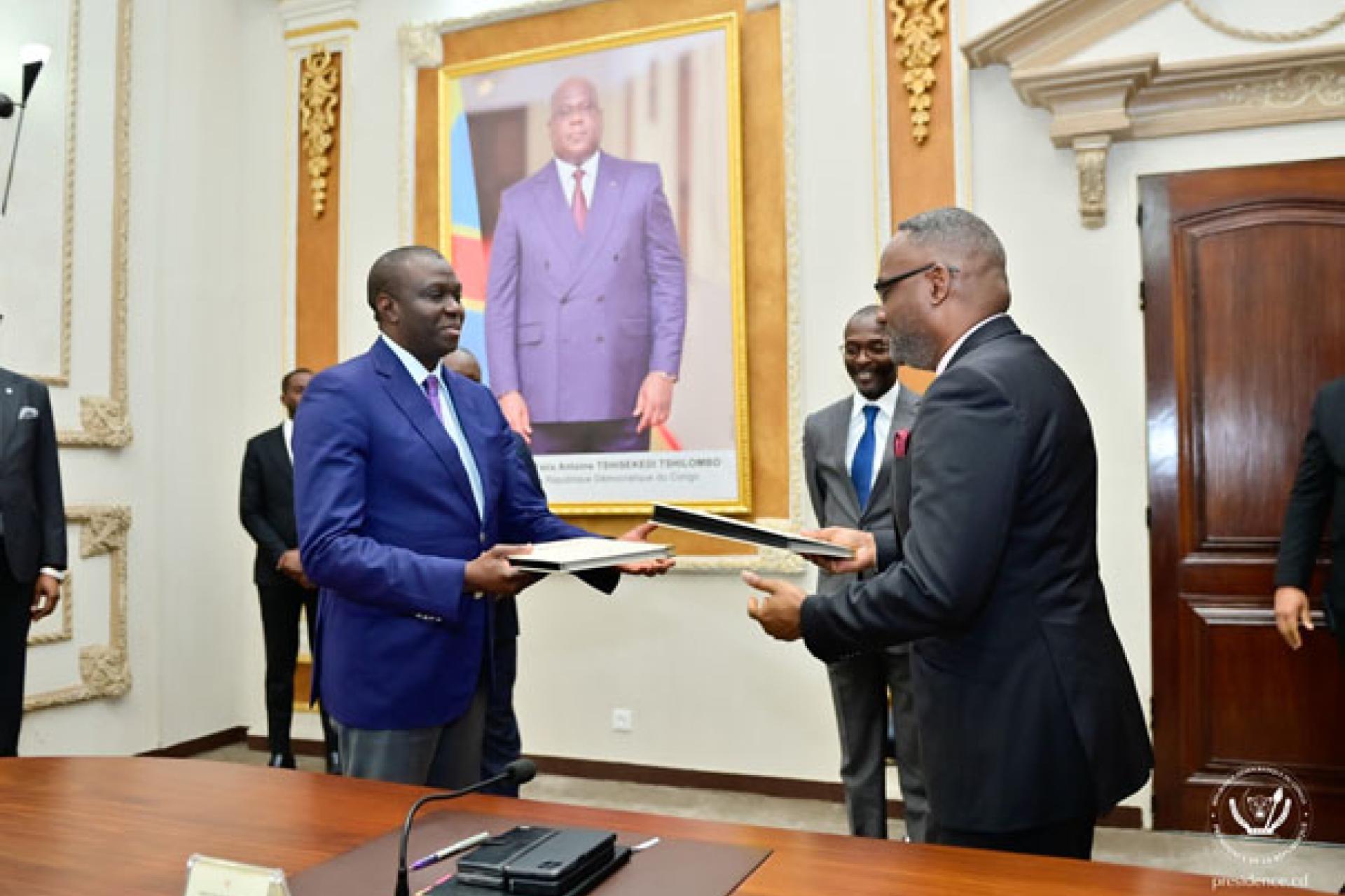 André Wameso et André Nyembwe, lors de la remise et reprise. Photo droits tiers