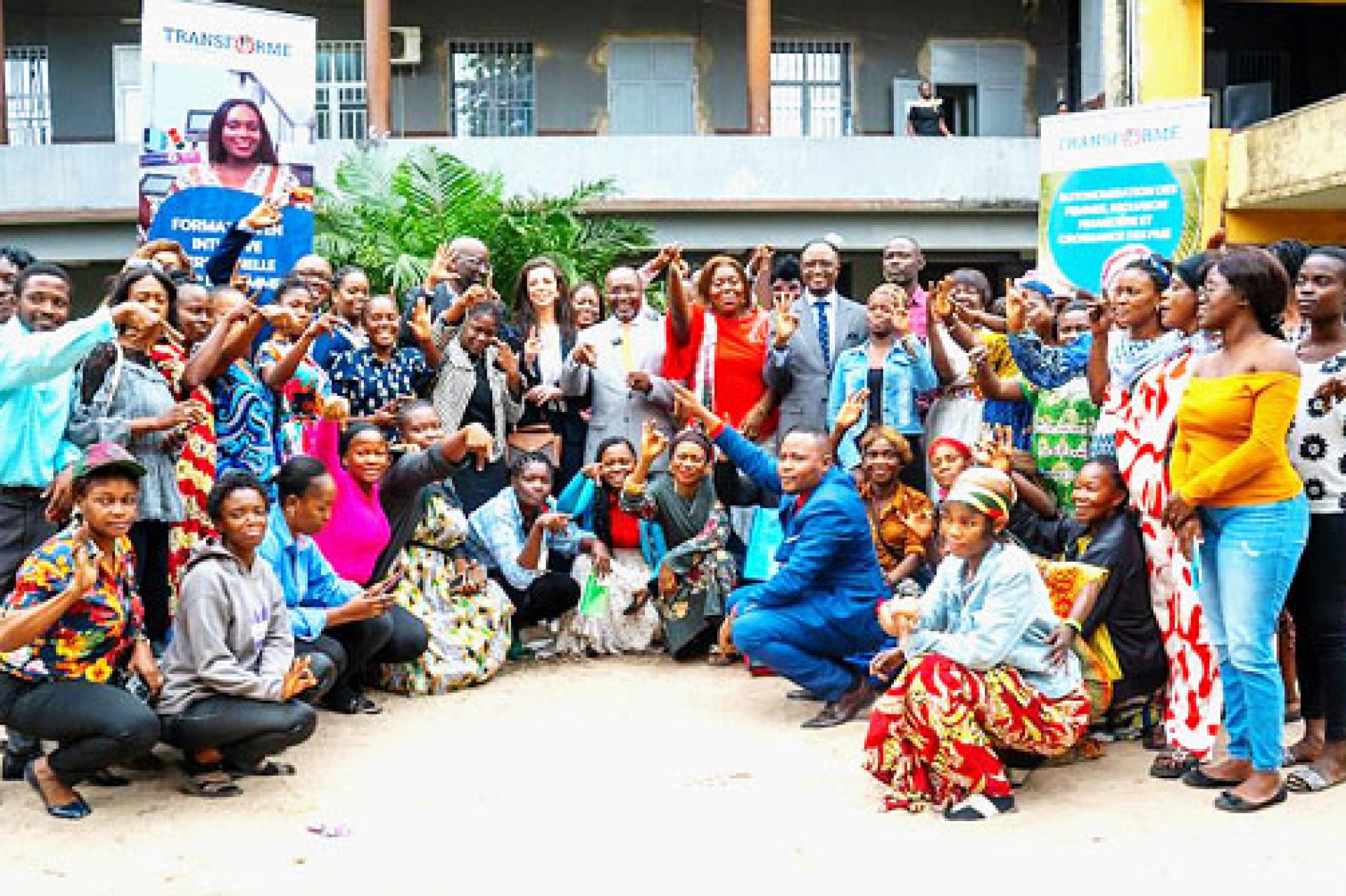 Le Projet TRANSFORME prouve que les femmes malentendantes souvent délaissées dans les projets de développement, peuvent réussir. Photo droits tiers