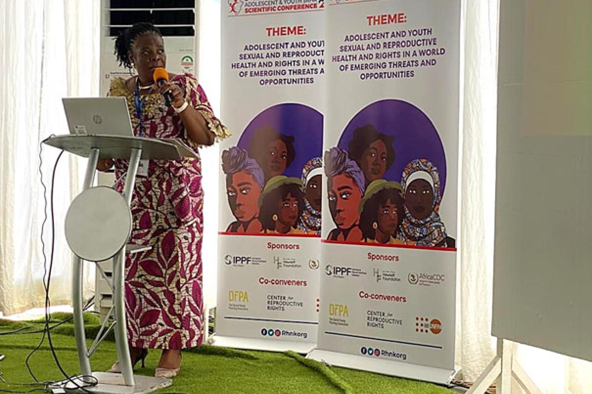 Mme Mimy Mopunga présente la situation de SSR en RDC.