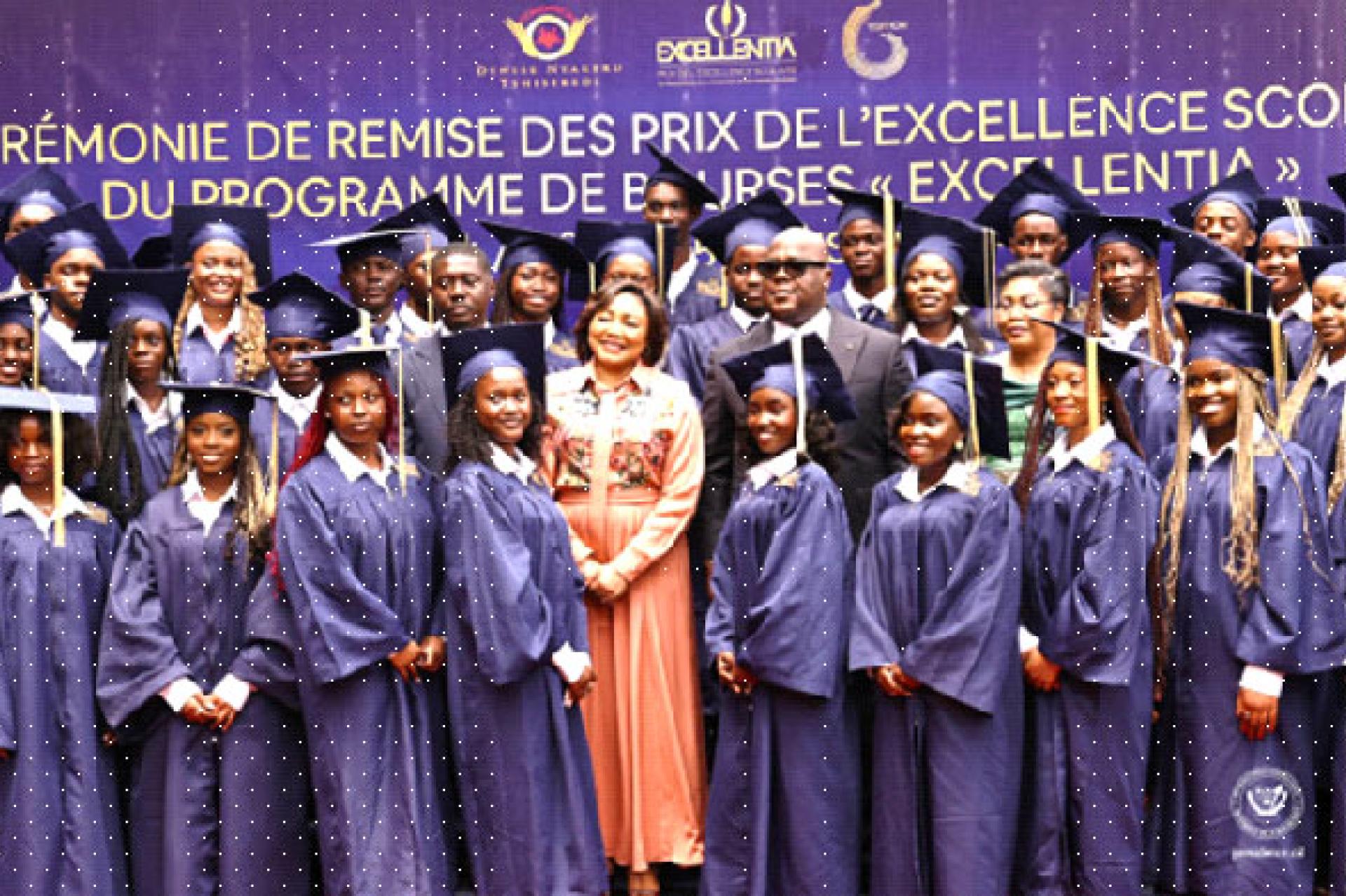 En célébrant cette 6ème cohorte, le couple présidentiel a placé l'excellence académique au cœur d'un récit national tourné vers l'avenir. Photo droits tiers 