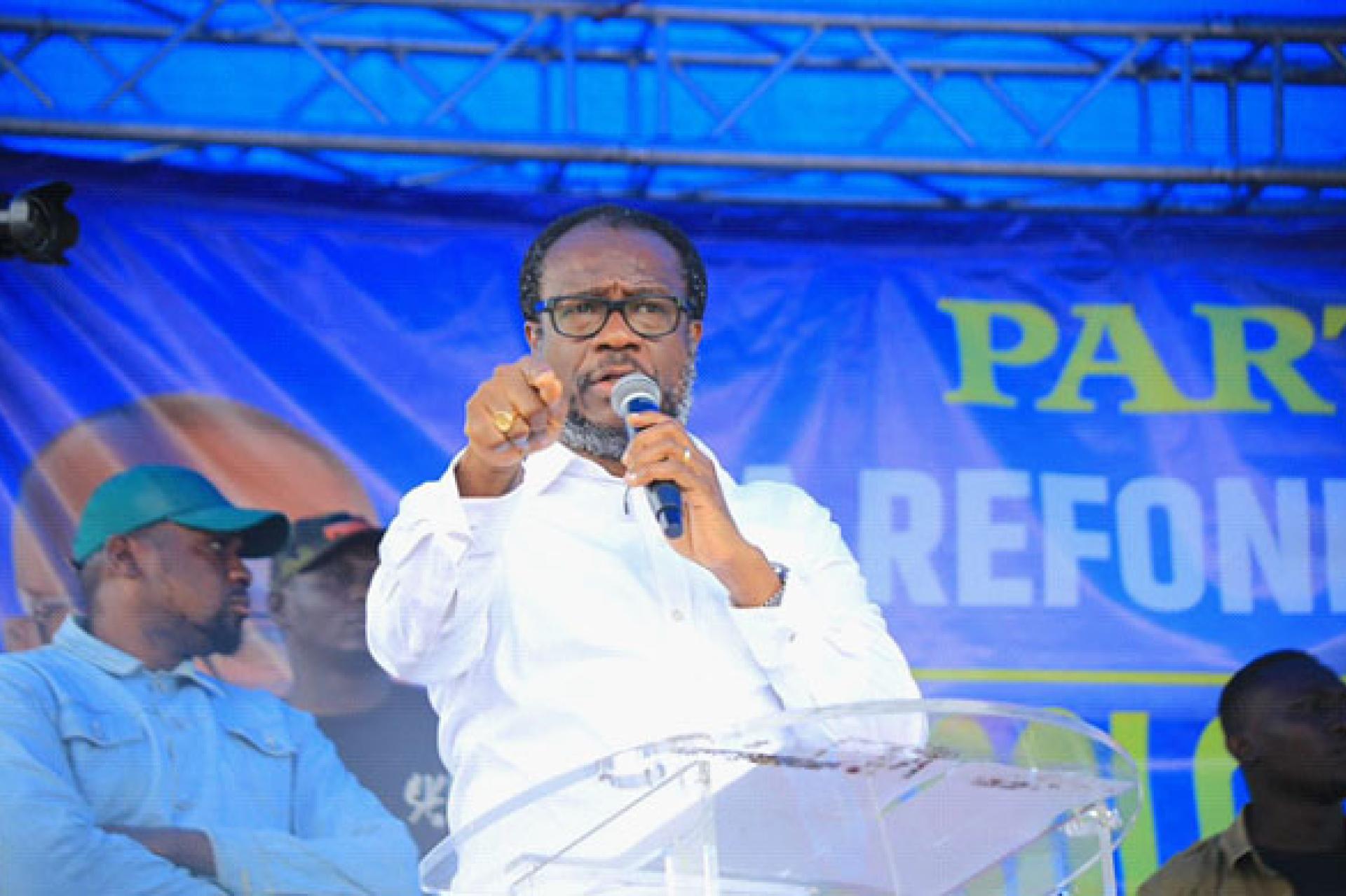 Delly Sesanga mobilise