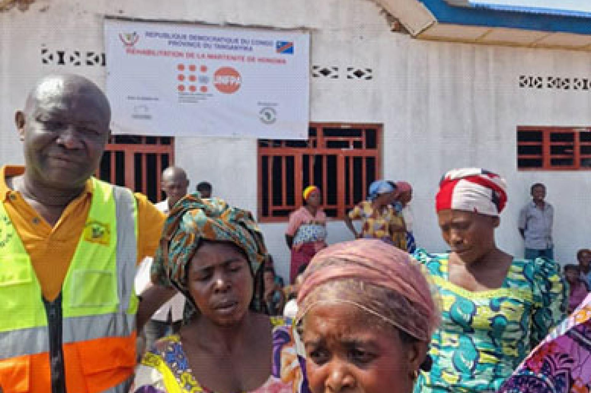 Mme Joséphine Muzinga exprime sa satisfaction après sa réhabilitation par l'UNFPA. Photo droits tiers