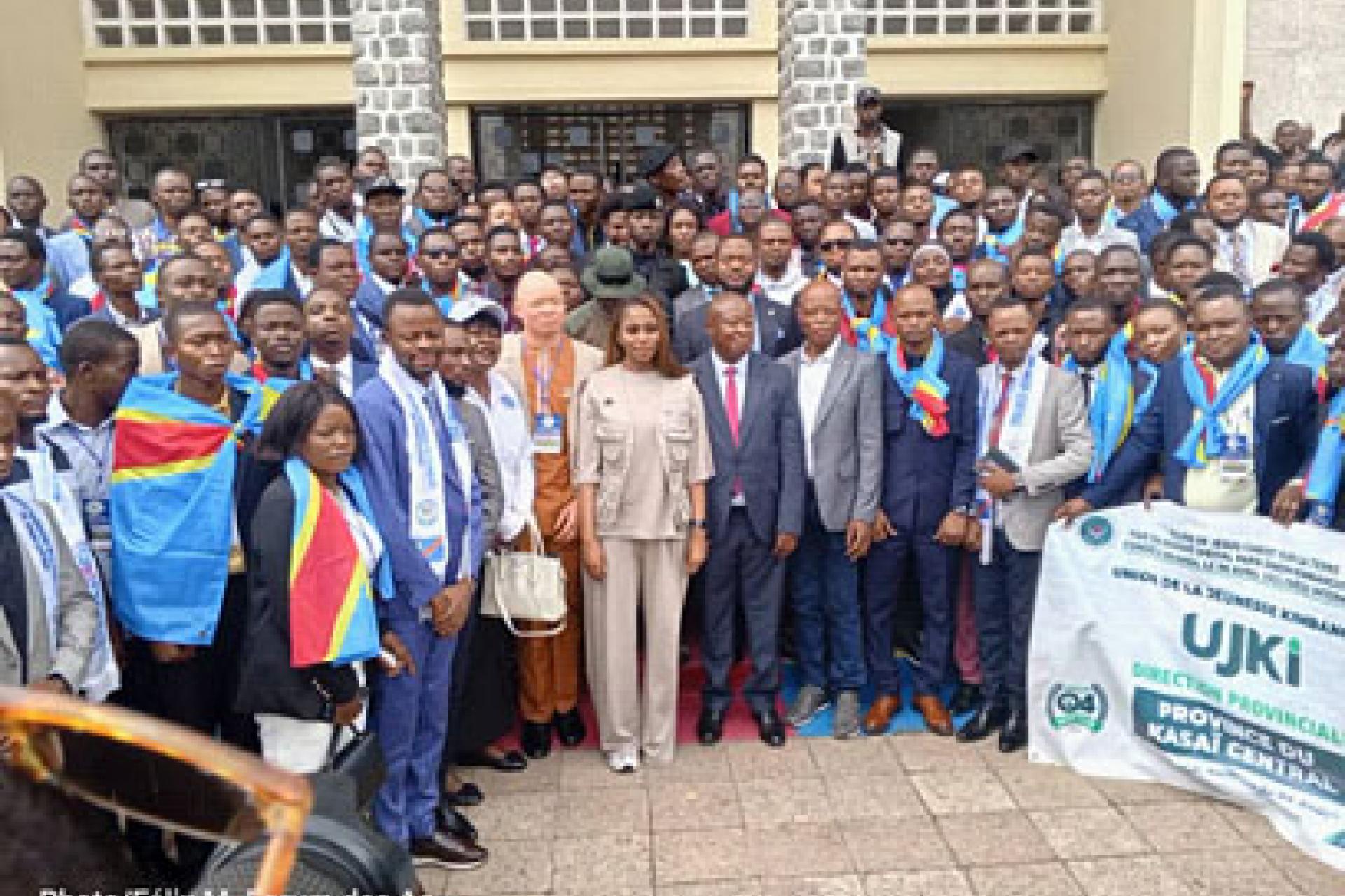 Kutino et jeunes Kananga