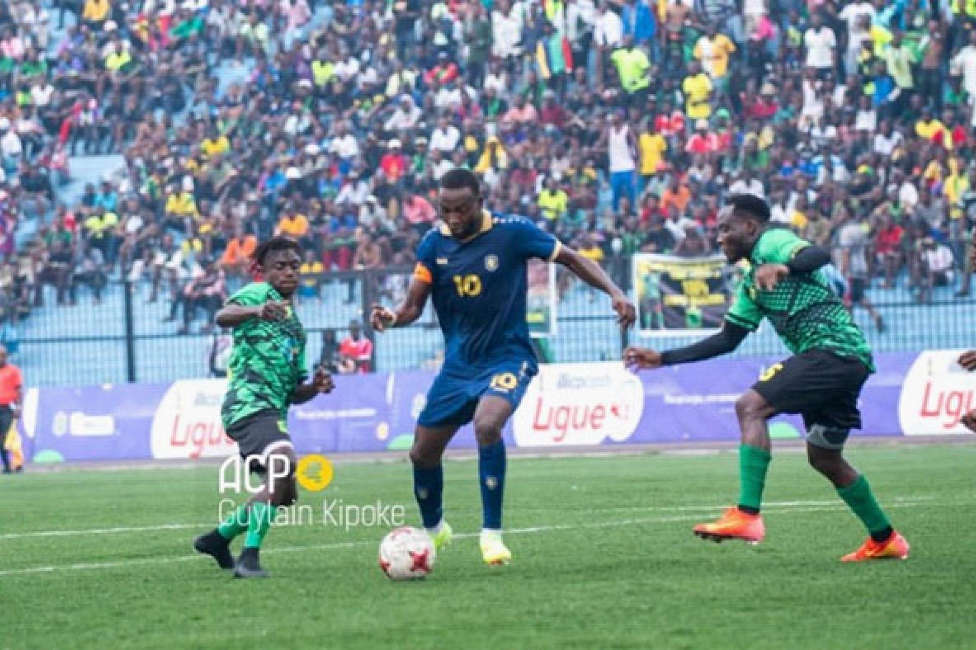 Le FC les Aigles a griffé l'AS V.Club ( 1-0), hier mercredi 12 novembre au stade Tata Raphaël de Kinshasa. Photo droits tiers