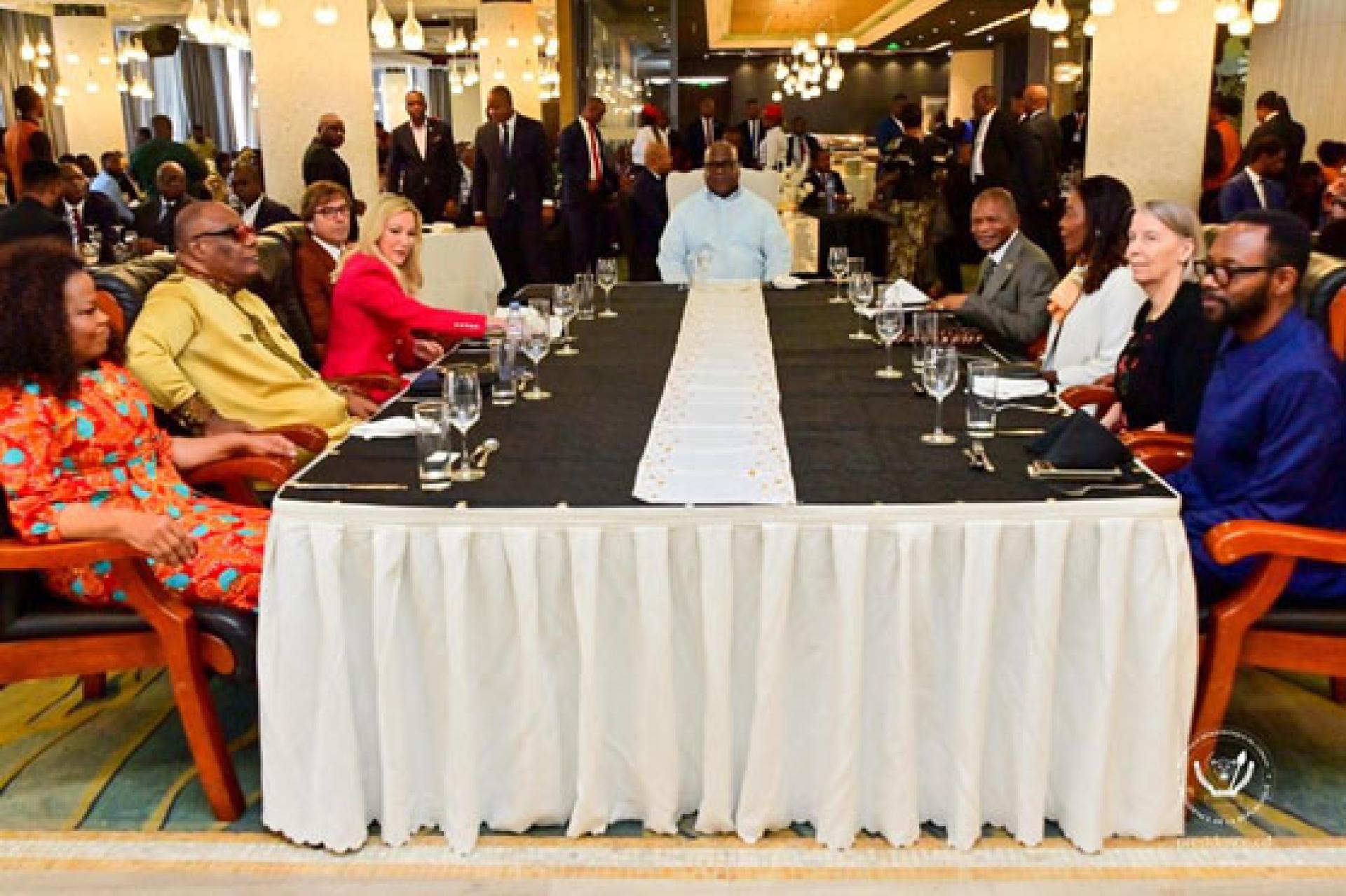 Le Président Félix Tshisekedi a communié avec des chefs religieux américains et congolais. Photo droits tiers