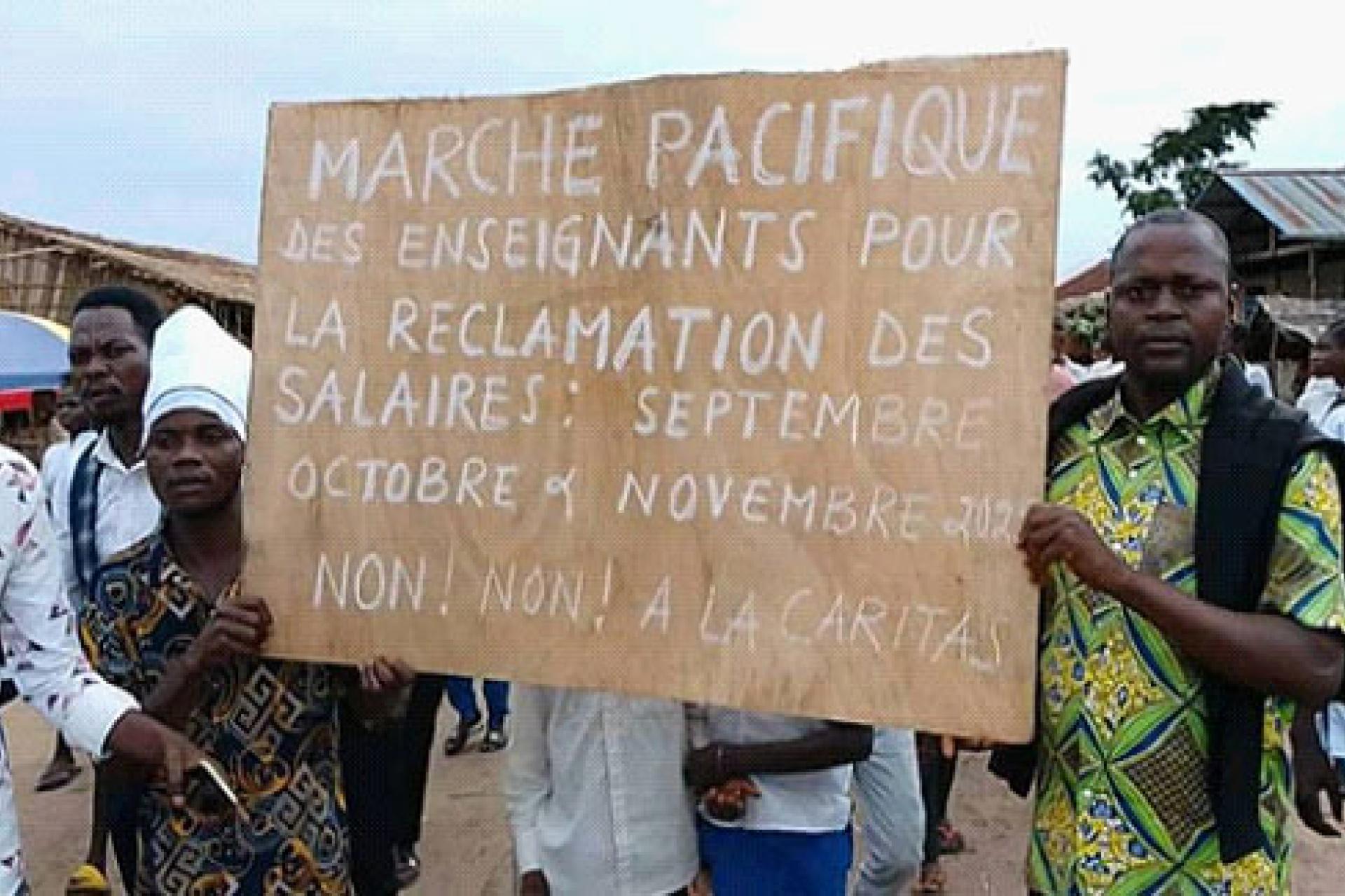 Les enseignants de 4 territoires de la province du Kasaï dans les rues.  