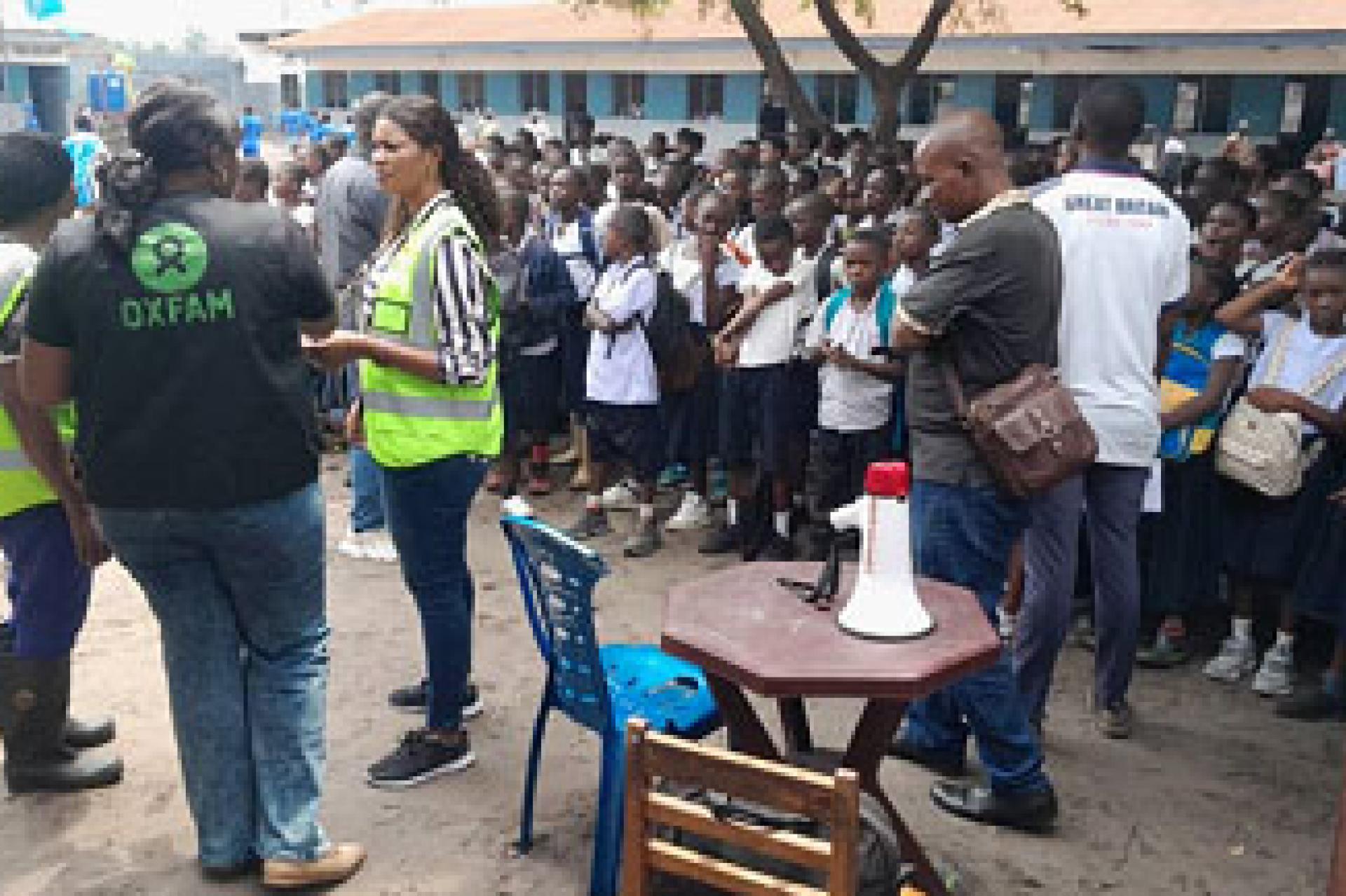 vue d'une équipe à l'EP 3 Kingabwa sensibilisant les élèves. Photo droits tiers