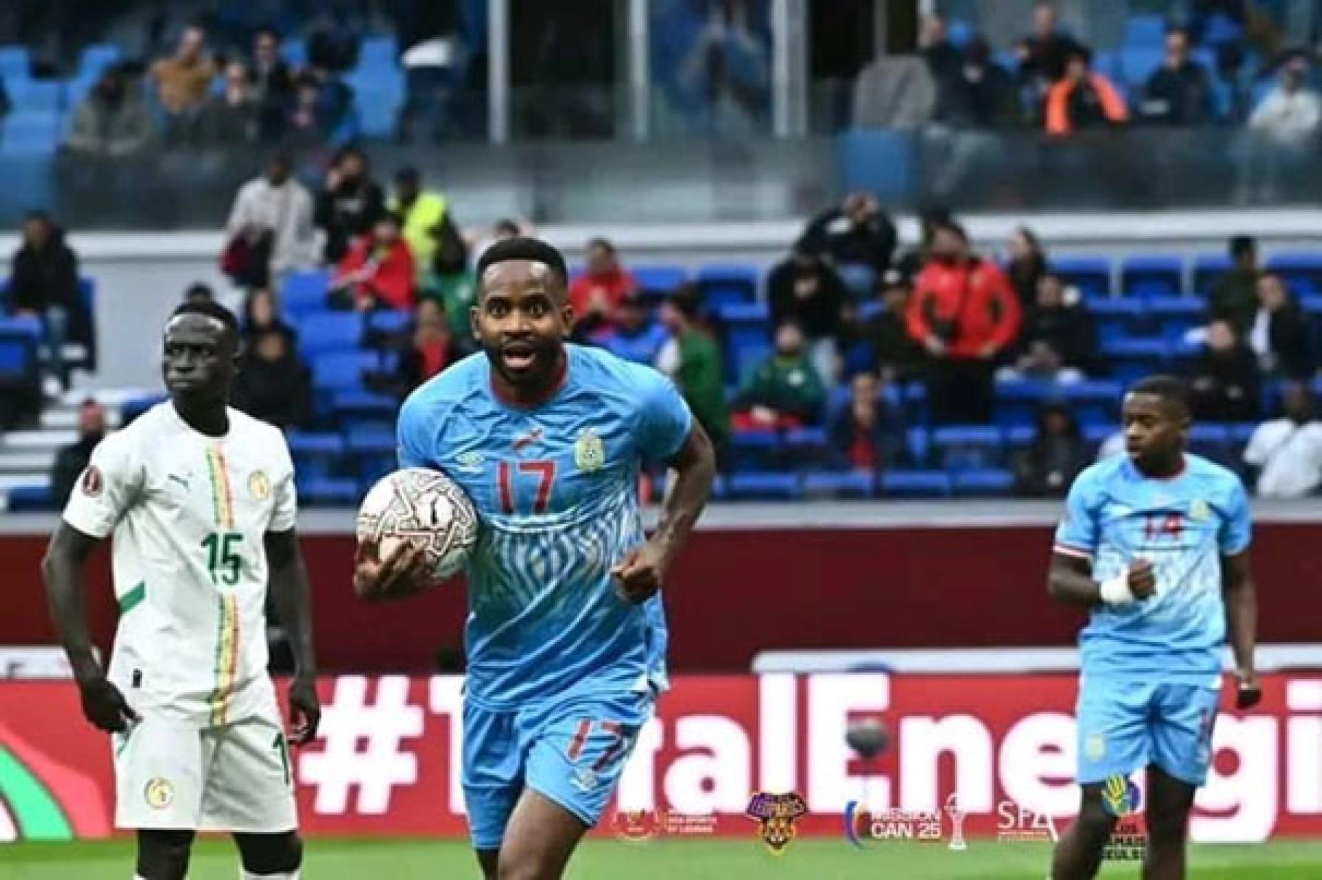 Cédric Bakambu, buteur contre le Sénégal de Sadio Mané. 