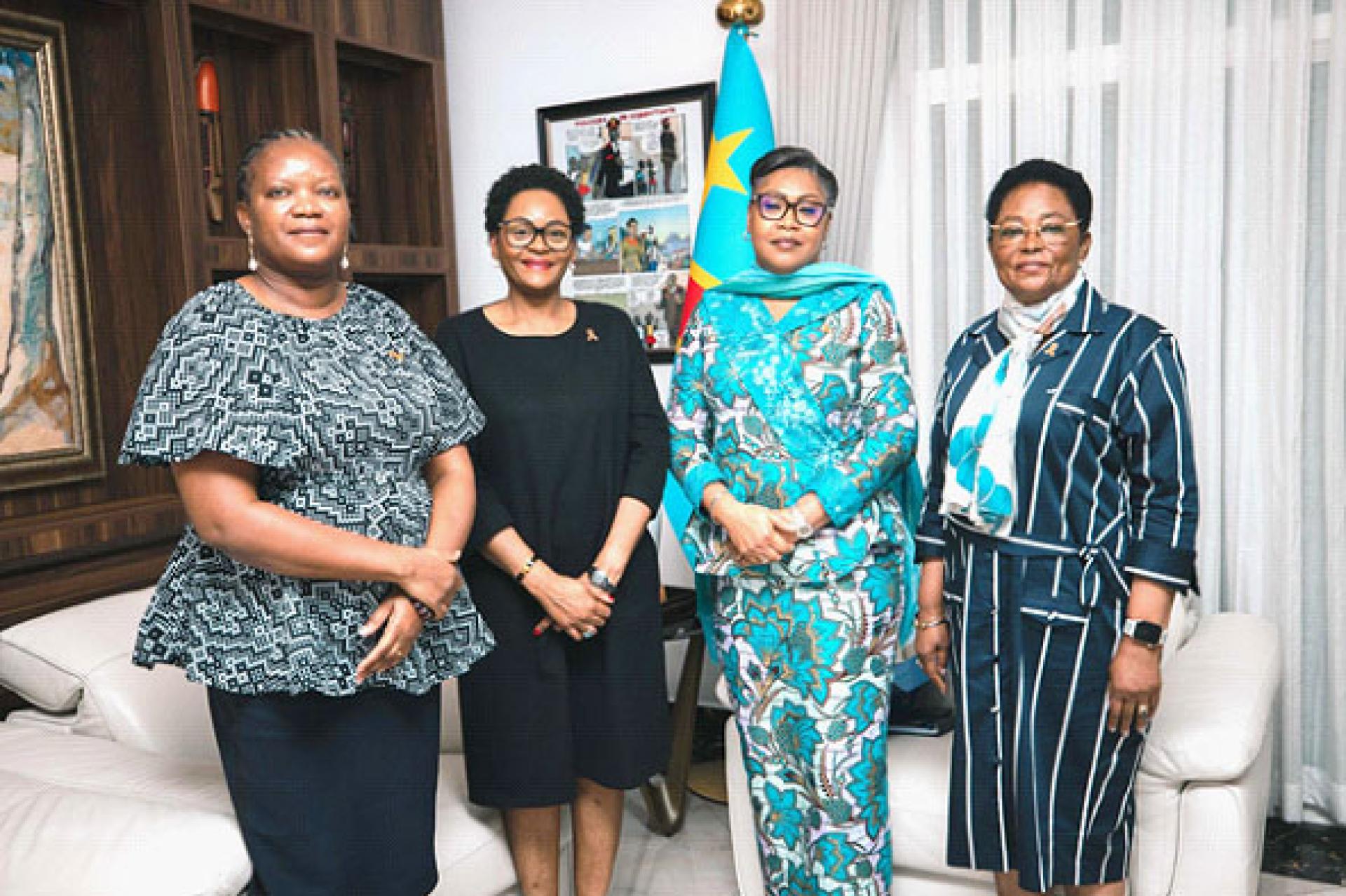 La Première ministre Judith Suminwa fière de recevoir une délégation de la FDEC. 