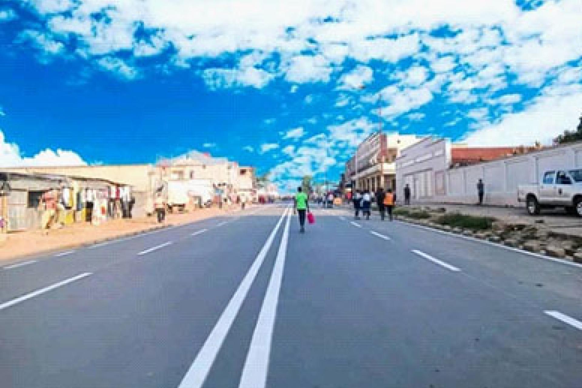 Marquage sur l'avenue Lulua par l'entreprise Safrimex, à Kananga au Kasaï-Central. Photo droits FDA