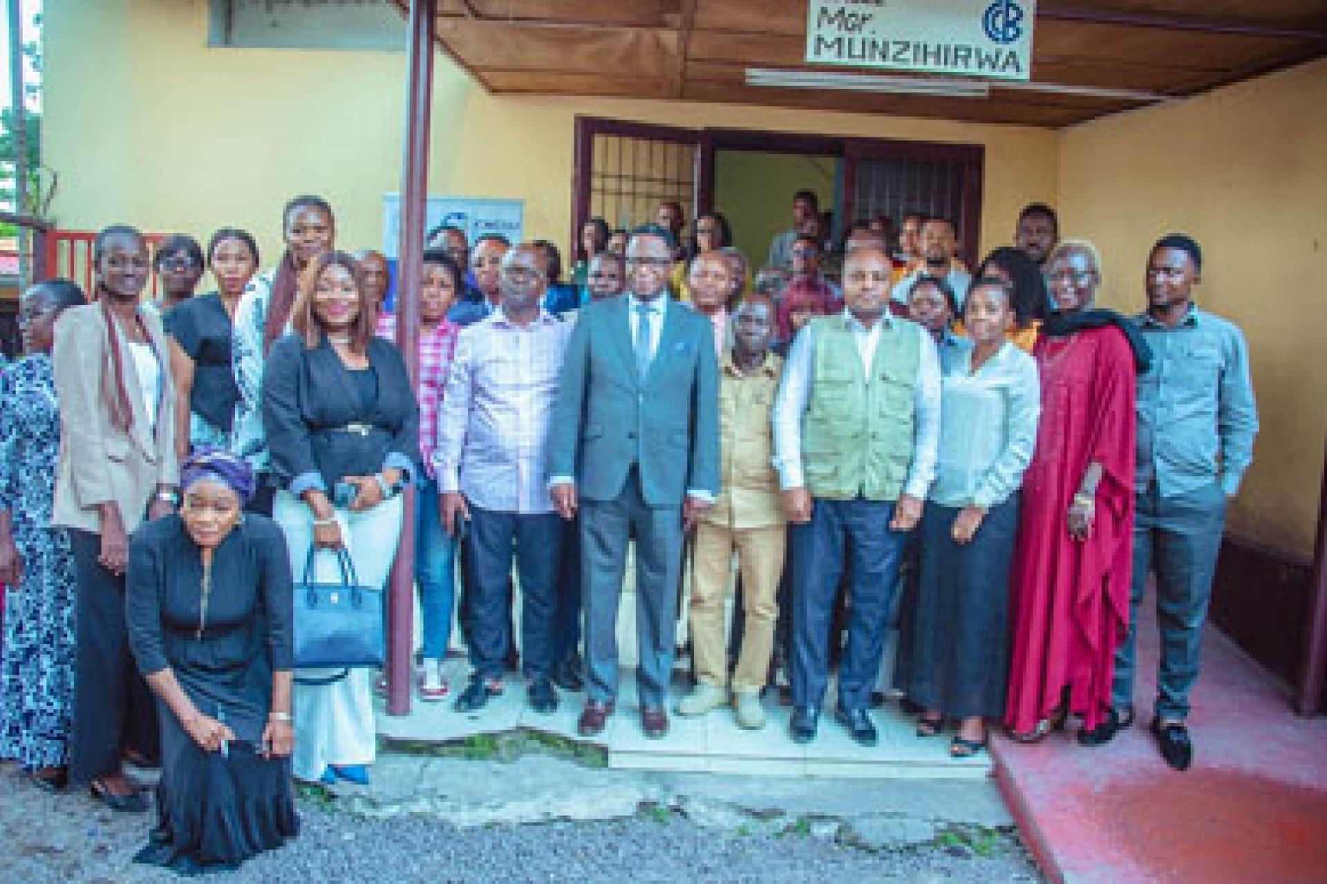 Photo de famille des participants à la session de formation. Photo droits tiers